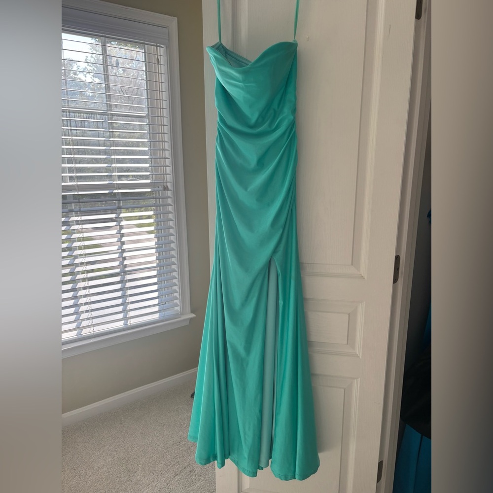 Elegant Turquoise Evening Gown